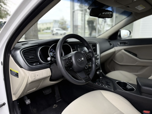 2015 Kia Optima III Рестайлинг, белый, 1390000 рублей - вид 9