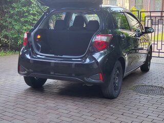 2019 Toyota Vitz III (XP130) Рестайлинг, чёрный, 990000 рублей, вид 2