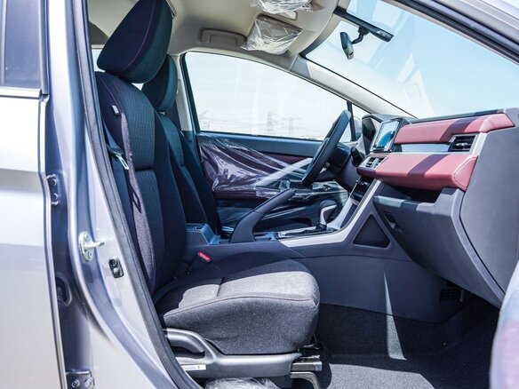 2025 Mitsubishi Xpander Cross I Рестайлинг 2, серебристый, 2850000 рублей - вид 12