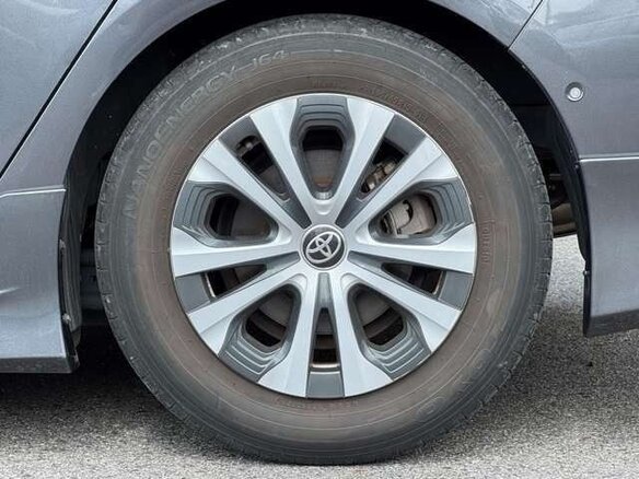 2021 Toyota Prius IV Рестайлинг (XW50), серый, 2000012 рублей - вид 6