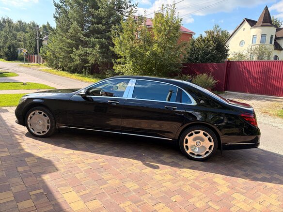 2019 Mercedes-Benz Maybach S-Класс 560 I (X222) Рестайлинг, чёрный, 8800000 рублей - вид 2