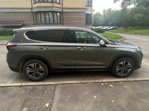 2019 Hyundai Santa Fe IV, серый, 4200000 рублей - вид 6