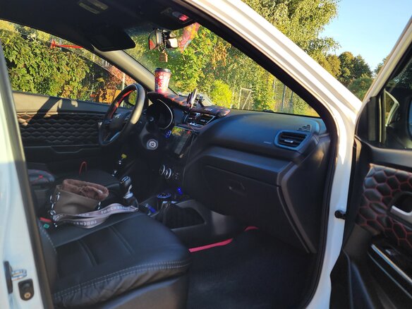 2012 Kia Rio 5-speed III, белый, 810000 рублей - вид 17
