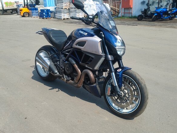 2014 Ducati Diavel, синий, 800000 рублей - вид 4