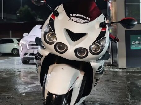 2006 Kawasaki ZZR 1400, белый, 700000 рублей, вид 3