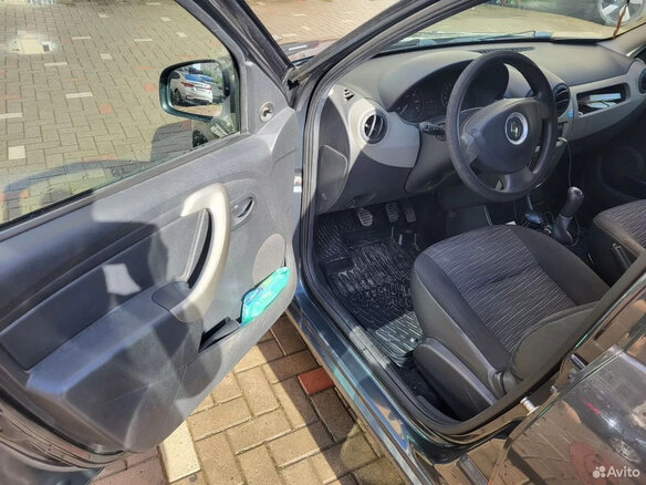 2010 Renault Sandero I, серый, 630000 рублей - вид 4