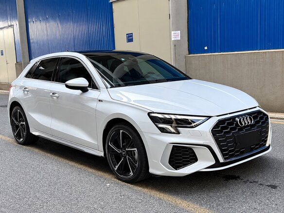 2022 Audi A3 Sportback 35 TFSI IV (8Y), белый, 1960007 рублей - вид 2