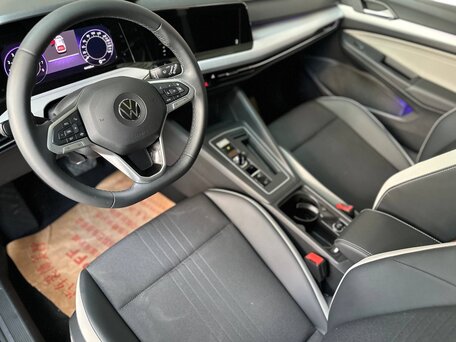 2022 Volkswagen Golf VIII, серый, 1932000 рублей, вид 5