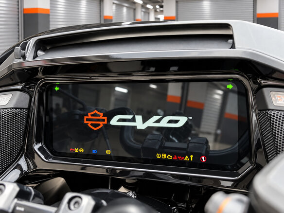 2024 Harley-Davidson CVO Road Glide ST, белый, 5500000 рублей - вид 14
