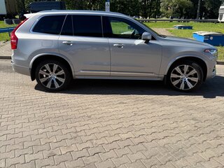 2024 Volvo XC90 II Рестайлинг 1, серебристый, 5082330 рублей, вид 3