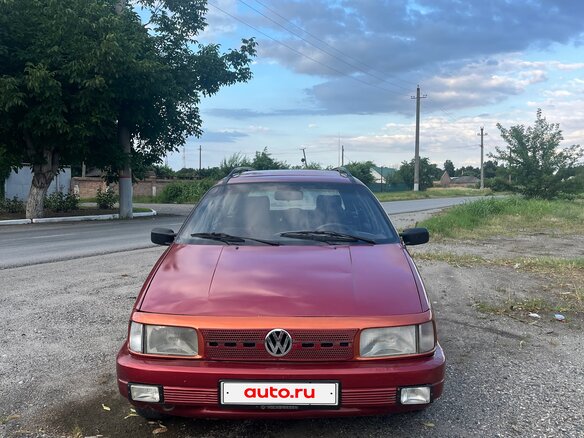 1992 Volkswagen Passat B3, красный, 185000 рублей