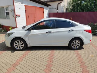 2016 Hyundai Solaris I Рестайлинг, белый, 780000 рублей, вид 4