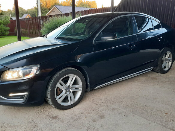 2013 Volvo S60 II Рестайлинг, коричневый, 1500000 рублей - вид 2