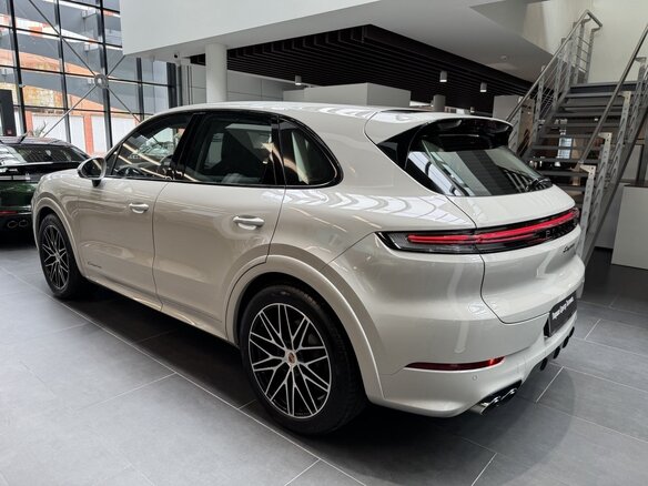 2025 Porsche Cayenne III Рестайлинг, серый - вид 8