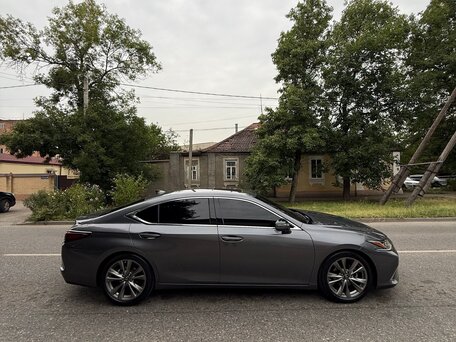 2019 Lexus ES 350 VII, серый, 3450000 рублей, вид 3