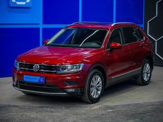 2017 Volkswagen Tiguan II, красный, 2141000 рублей, вид 2
