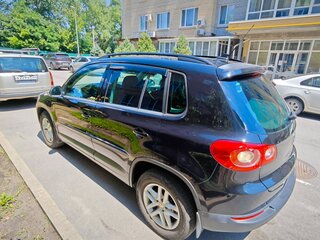 2009 Volkswagen Tiguan I, чёрный, 900000 рублей, вид 3