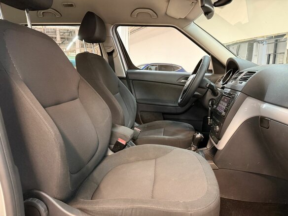 2012 Skoda Yeti I, серебристый - вид 19