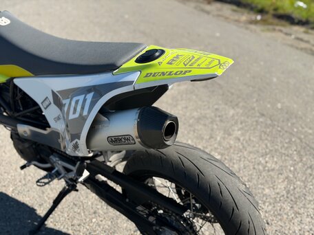 2021 Husqvarna 701 Supermoto, белый, 800000 рублей, вид 4