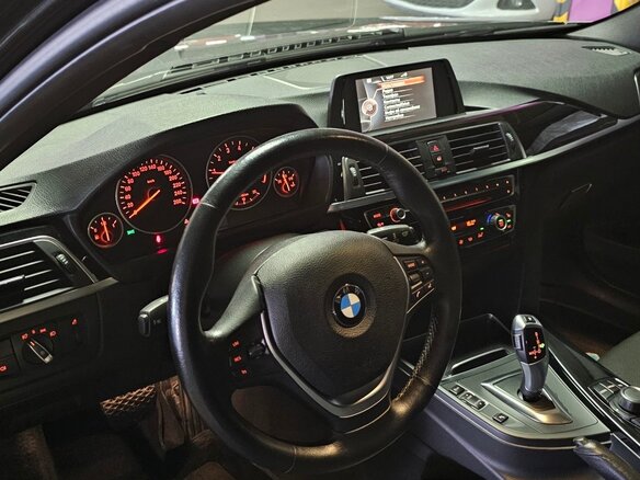 2015 BMW 3 серии 320i VI (F3x) Рестайлинг, чёрный, 1930000 рублей - вид 3