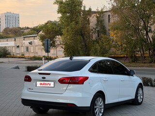 2017 Ford Focus III Рестайлинг, белый, 999999 рублей, вид 3