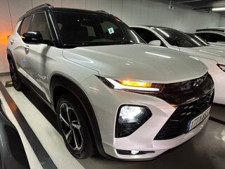 2022 Chevrolet TrailBlazer III, белый, 1650000 рублей, вид 2