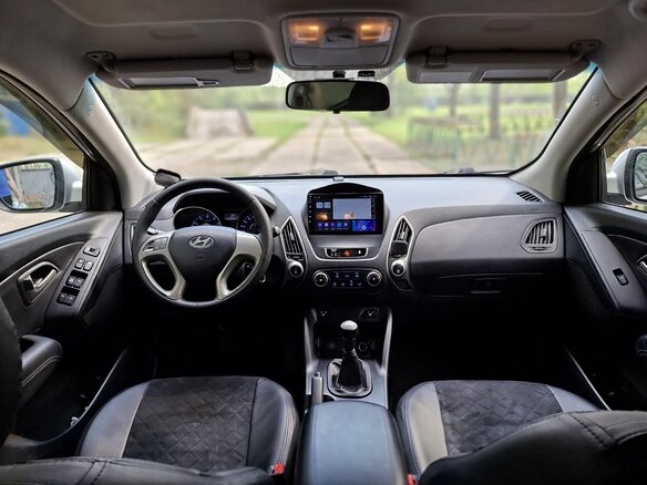 2011 Hyundai ix35 I, серебристый, 1050000 рублей - вид 2