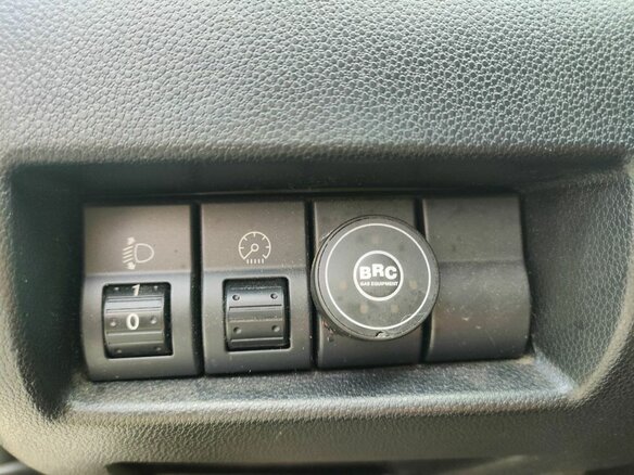 2007 Mazda 3 I (BK) Рестайлинг, серебристый, 535000 рублей - вид 27
