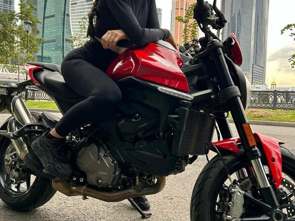 2021 Ducati Monster 937, красный, 900000 рублей