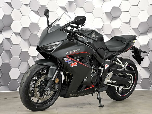 2025 Honda CBR 650R, чёрный, 1239000 рублей - вид 1