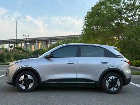 2025 Geely Geome Xingyuan 40.16 kWh, серебристый, 1710000 рублей, вид 4