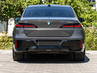 2025 BMW 7 серии 740d xDrive VII (G70), серый, 13950000 рублей, вид 5