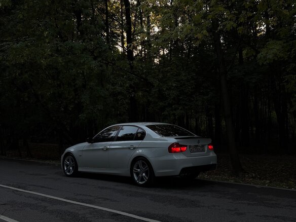 2008 BMW 3 серии 325xi V (E90/E91/E92/E93), белый, 1200000 рублей - вид 4