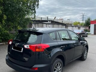 2015 Toyota RAV4 IV (XA40), чёрный, 2200000 рублей, вид 3