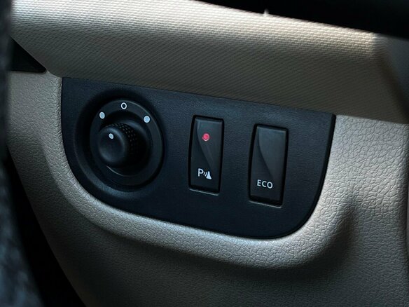 2015 Renault Logan II, белый, 776700 рублей - вид 19