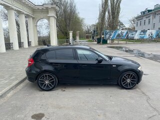 2009 BMW 1 серии 116i I (E81/E82/E87/E88) Рестайлинг, чёрный, 850000 рублей, вид 3