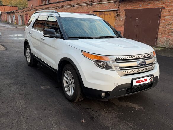 2014 Ford Explorer V, белый, 1680000 рублей - вид 4