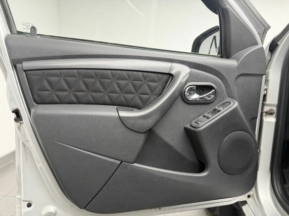 2015 Renault Duster I Рестайлинг, серый, 899000 рублей - вид 9