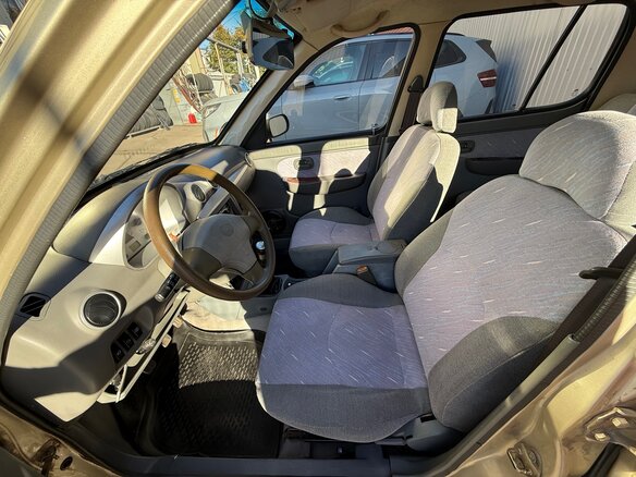 2006 BYD Flyer, золотистый, 105000 рублей - вид 10
