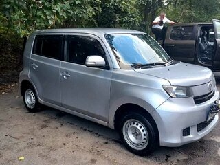 2010 Toyota bB II Рестайлинг, серебристый, 400000 рублей, вид 2