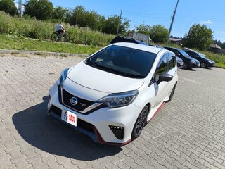 2020 Nissan Note Nismo e-Power II Рестайлинг, белый, 1750000 рублей, вид 4
