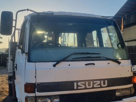 1992 Isuzu Forward (F-Series), белый, 2800000 рублей, вид 1