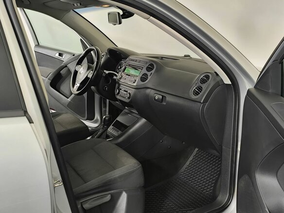 2011 Volkswagen Tiguan I, серебристый, 999000 рублей - вид 8