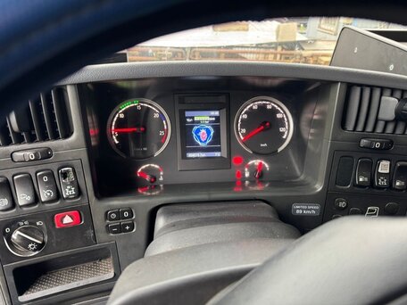 2011 Scania 4-Series, белый, 3950000 рублей, вид 4