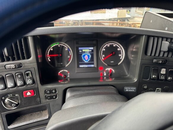 2011 Scania 4-Series, белый, 3950000 рублей - вид 3