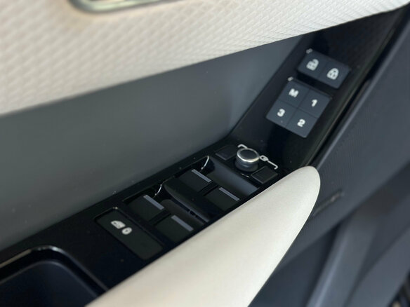 2023 Land Rover Range Rover Velar I, чёрный, 6985000 рублей - вид 21