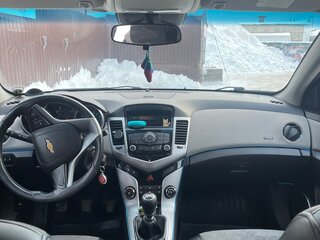 2011 Chevrolet Cruze I, белый, 650000 рублей, вид 2