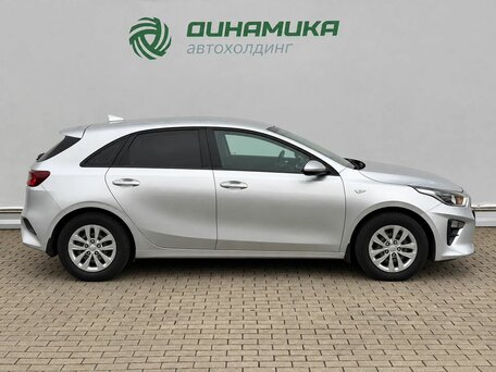 2018 Kia Ceed III, серебристый, 1670000 рублей, вид 4