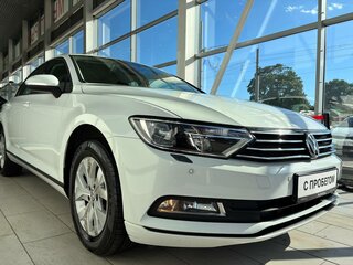 2017 Volkswagen Passat B8, белый, 1619000 рублей, вид 4