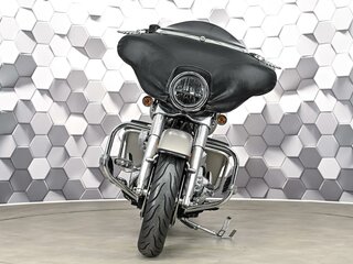2006 Harley-Davidson Street Glide, серебристый, 949000 рублей, вид 5